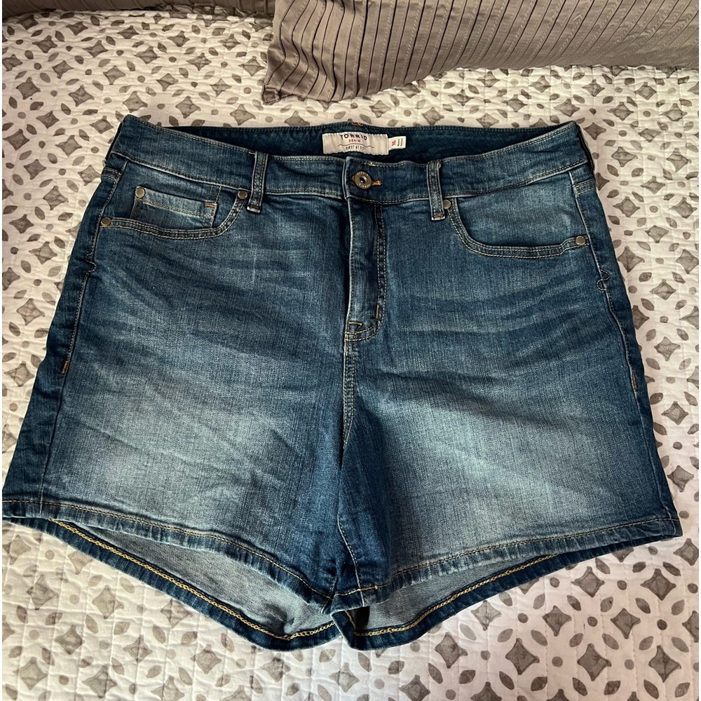 Torrid size 16 Jean shorts
